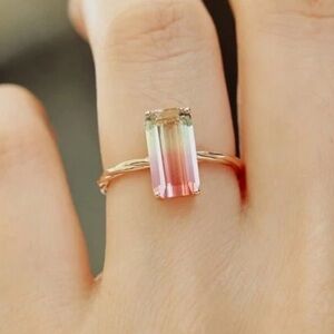 Elegant Gold and Brown Gemstone Ring